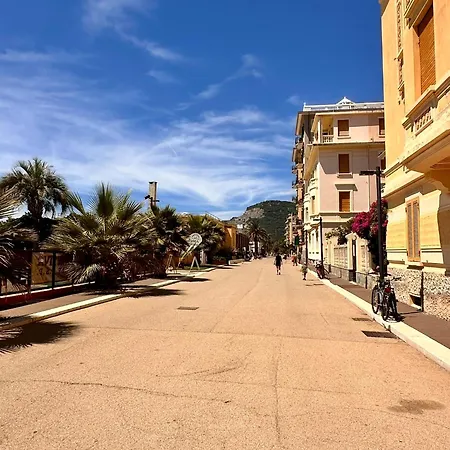 Apartmán Hostdomus-acquamarina - Seafront - Bike