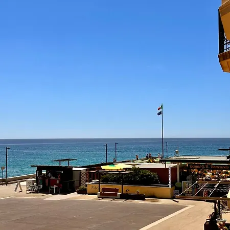 Hostdomus-acquamarina - Seafront - Bike Apartmán Finale Ligure